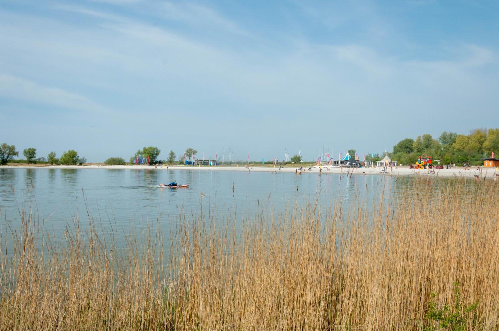 Zuiderzeestate 35, Prachtig Appartement Aan Het Ijsselmeer Makkum Eksteriør bilde